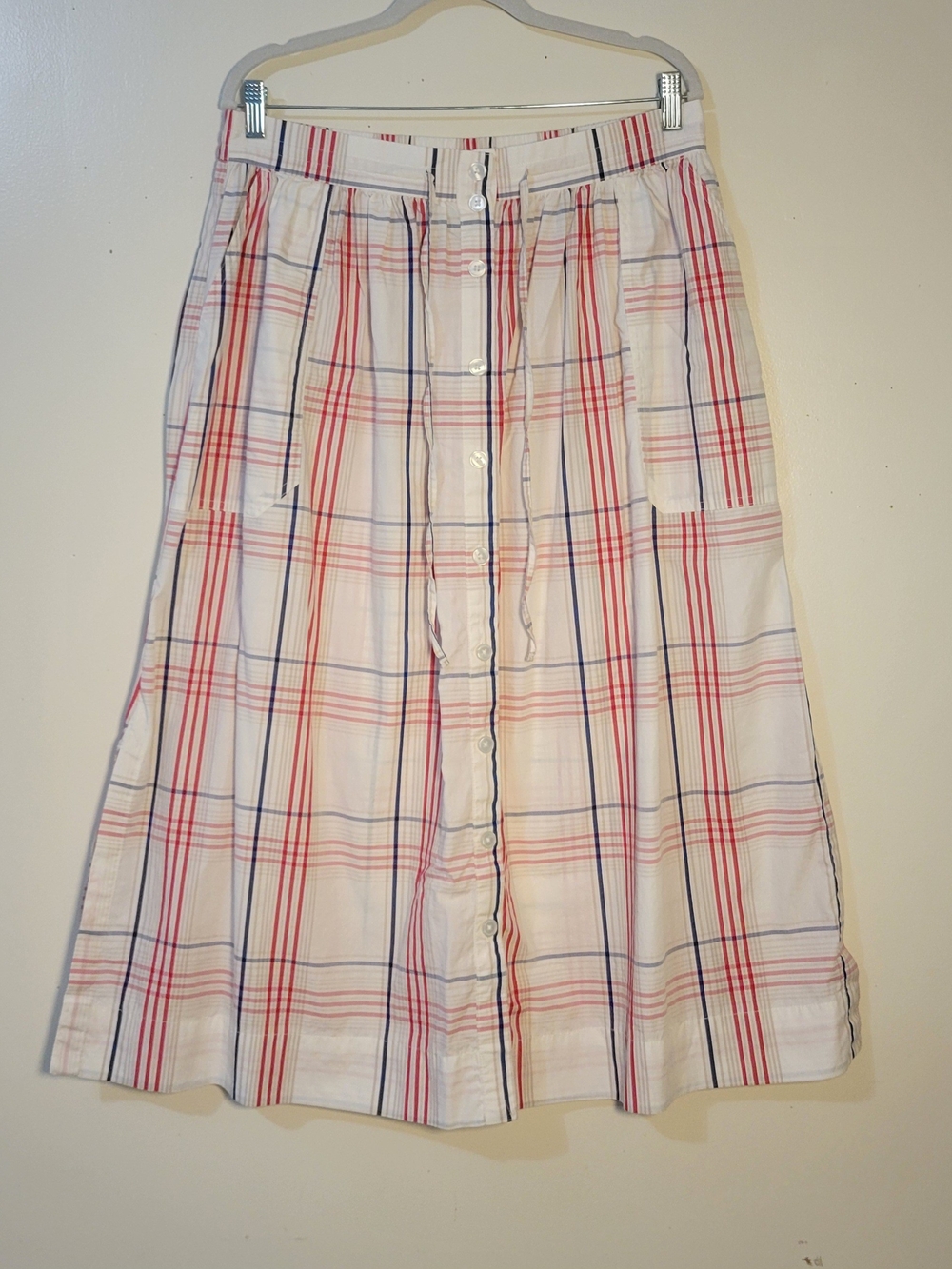 Free Assembly (Women’s L) Button-Front Cotton White, Red, Blue Plaid Midi Skirt